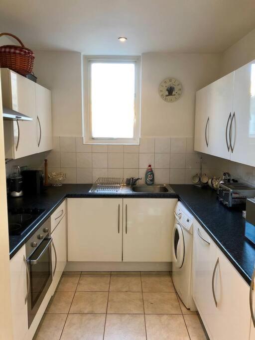 Spacious Apartment In The Heart Of Camden Town ロンドン エクステリア 写真